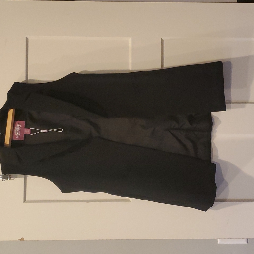 The Savile Row Co.- Black Sleeveless Blazer